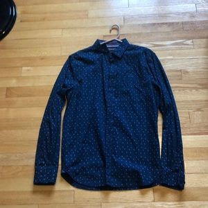 Slim fit pattern button down